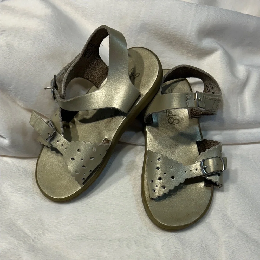 FootMates White Kids Leather Strappy Buckle Sandals